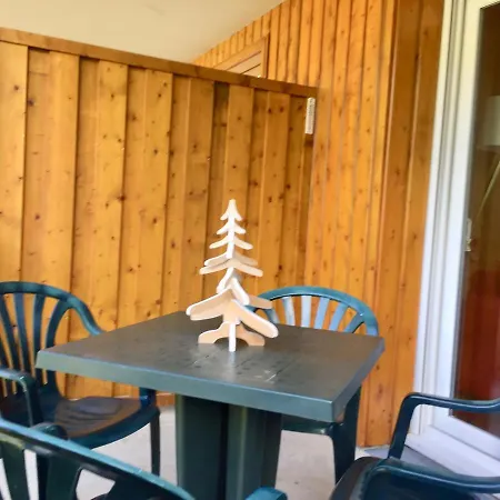 - Terrasse 